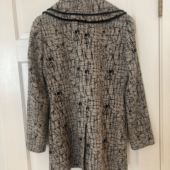 Mac & Jac Ruffled Black and White Blazer / Jacket - Picture 6 of 7